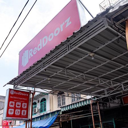 Reddoorz Near Rsud Dr Pringadi Medan 3 Hotell Exteriör bild