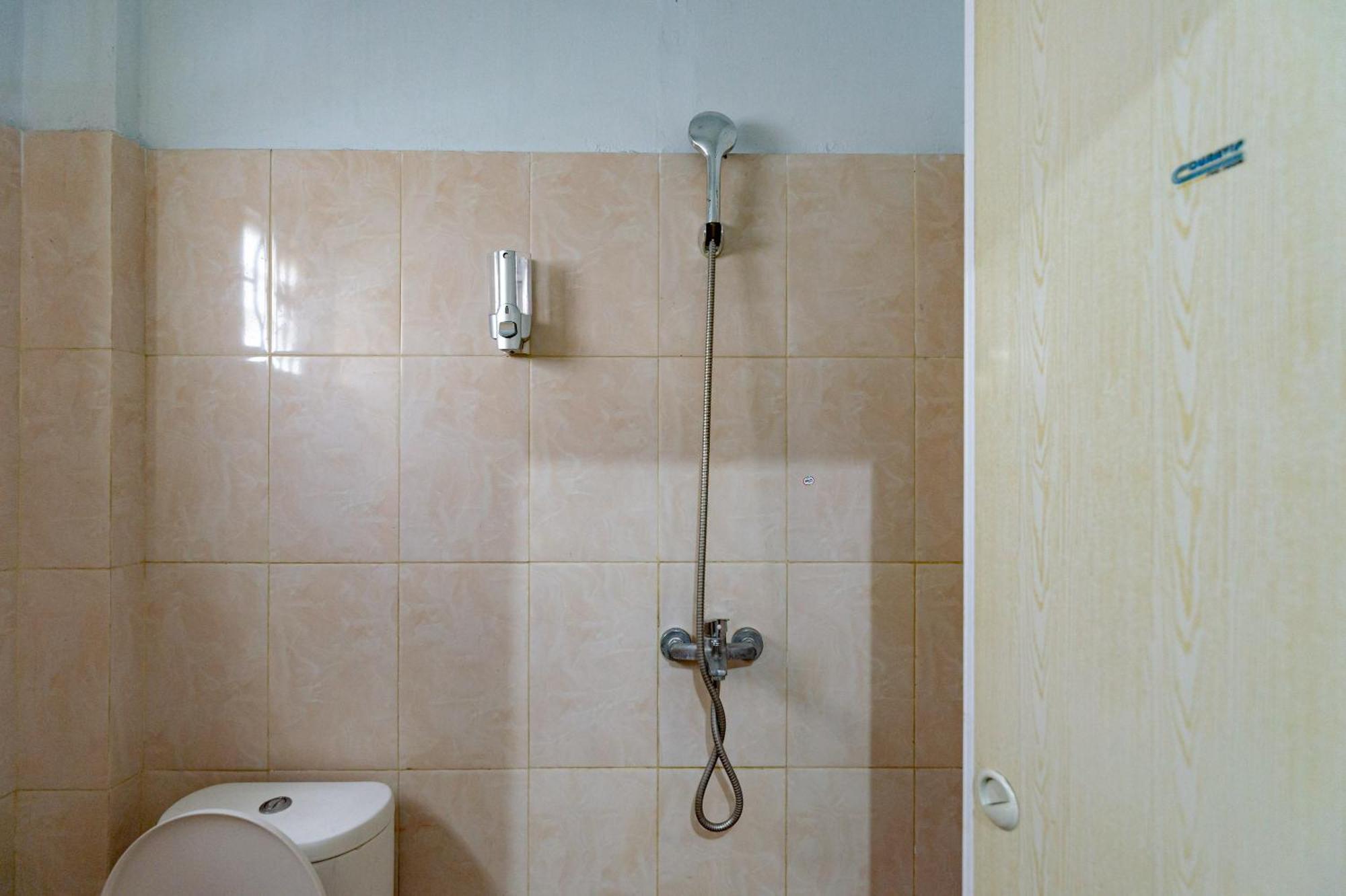 Reddoorz Near Rsud Dr Pringadi Medan 3 Hotell Exteriör bild