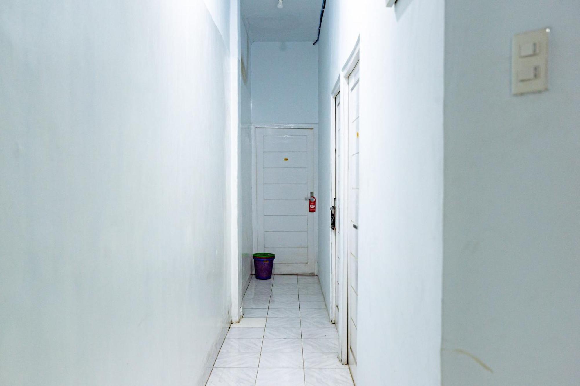 Reddoorz Near Rsud Dr Pringadi Medan 3 Hotell Exteriör bild