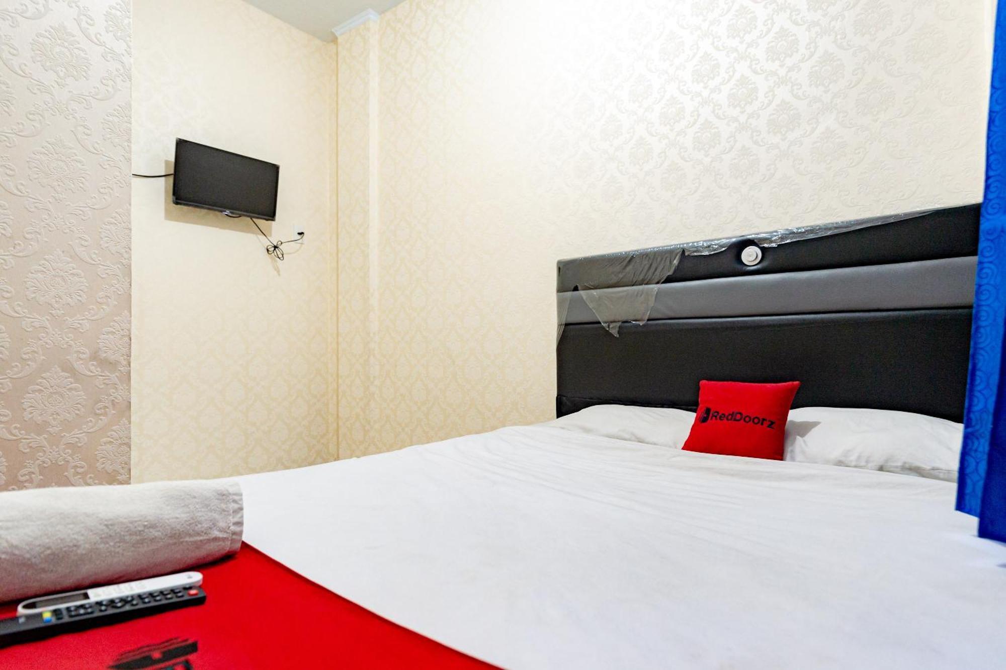 Reddoorz Near Rsud Dr Pringadi Medan 3 Hotell Exteriör bild