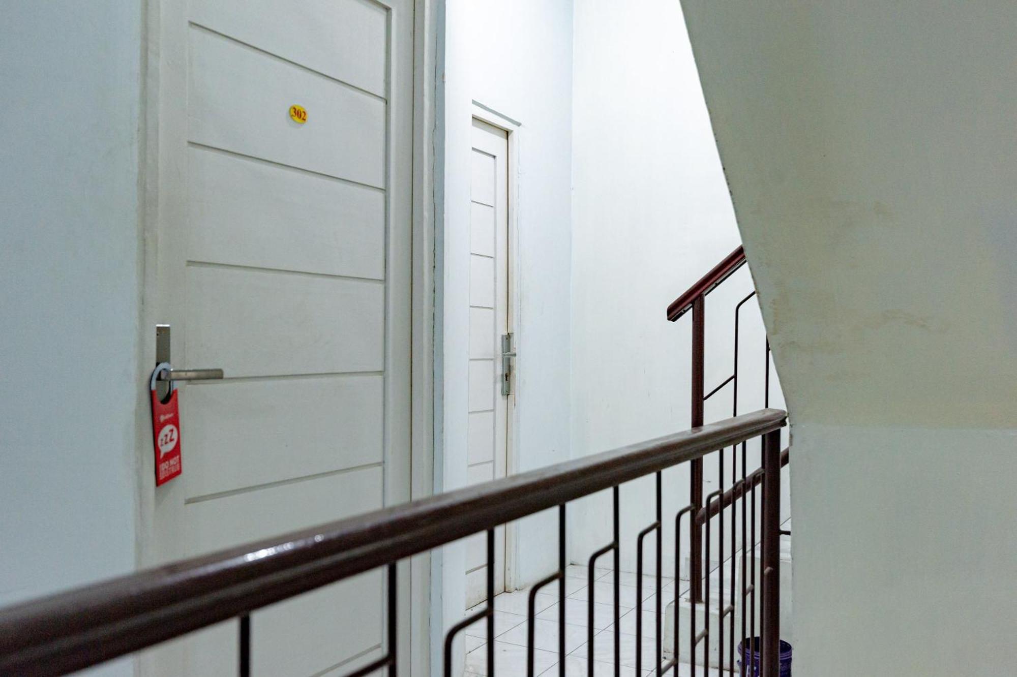 Reddoorz Near Rsud Dr Pringadi Medan 3 Hotell Exteriör bild