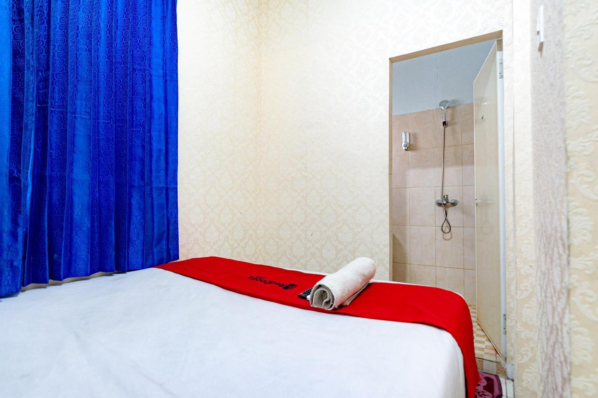 Reddoorz Near Rsud Dr Pringadi Medan 3 Hotell Exteriör bild