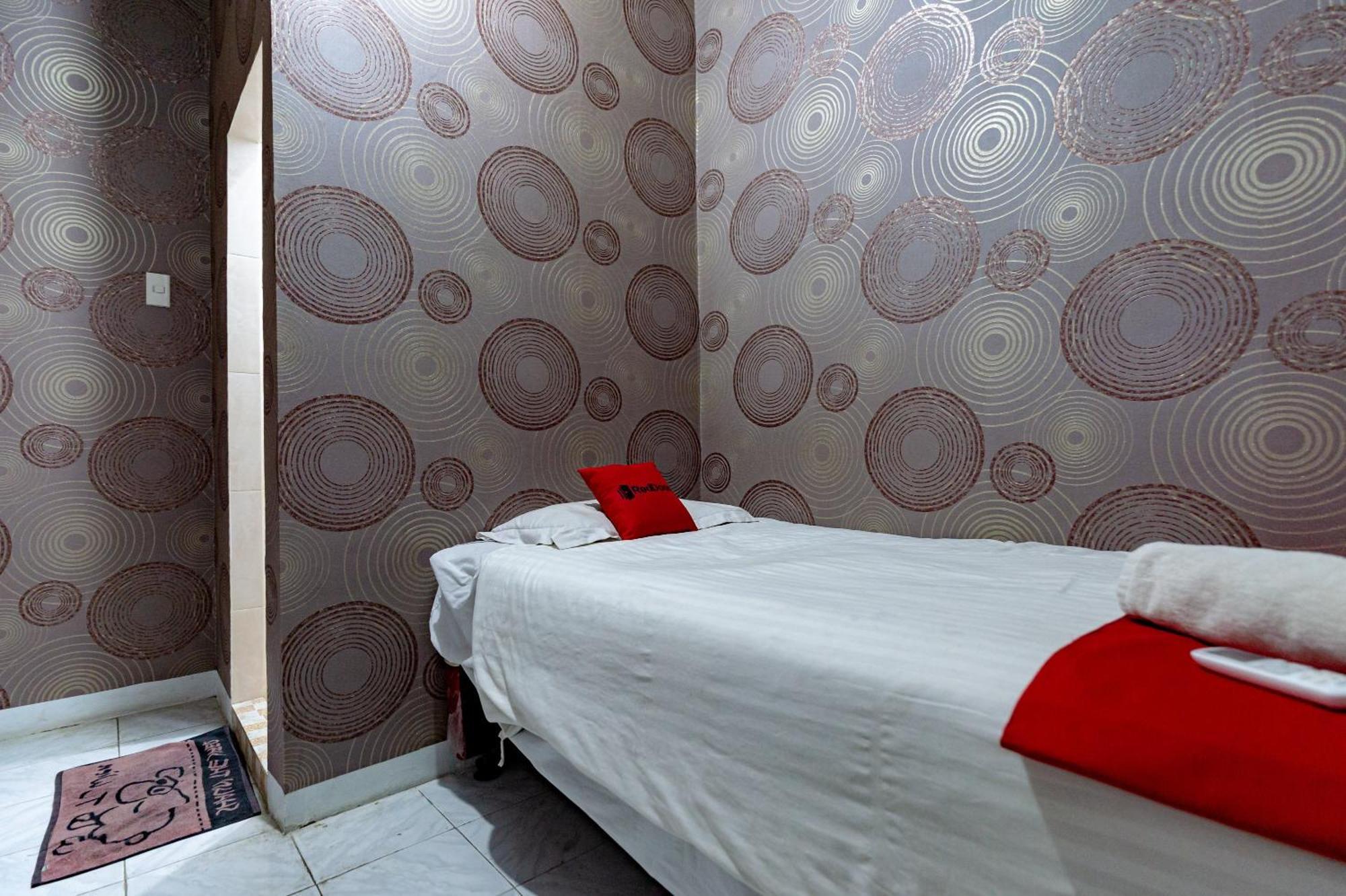 Reddoorz Near Rsud Dr Pringadi Medan 3 Hotell Exteriör bild